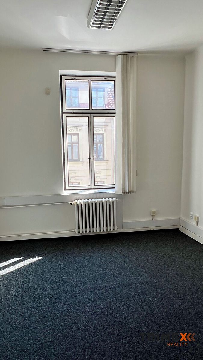 Pronájem kanceláře 40 m² – fotografie 3