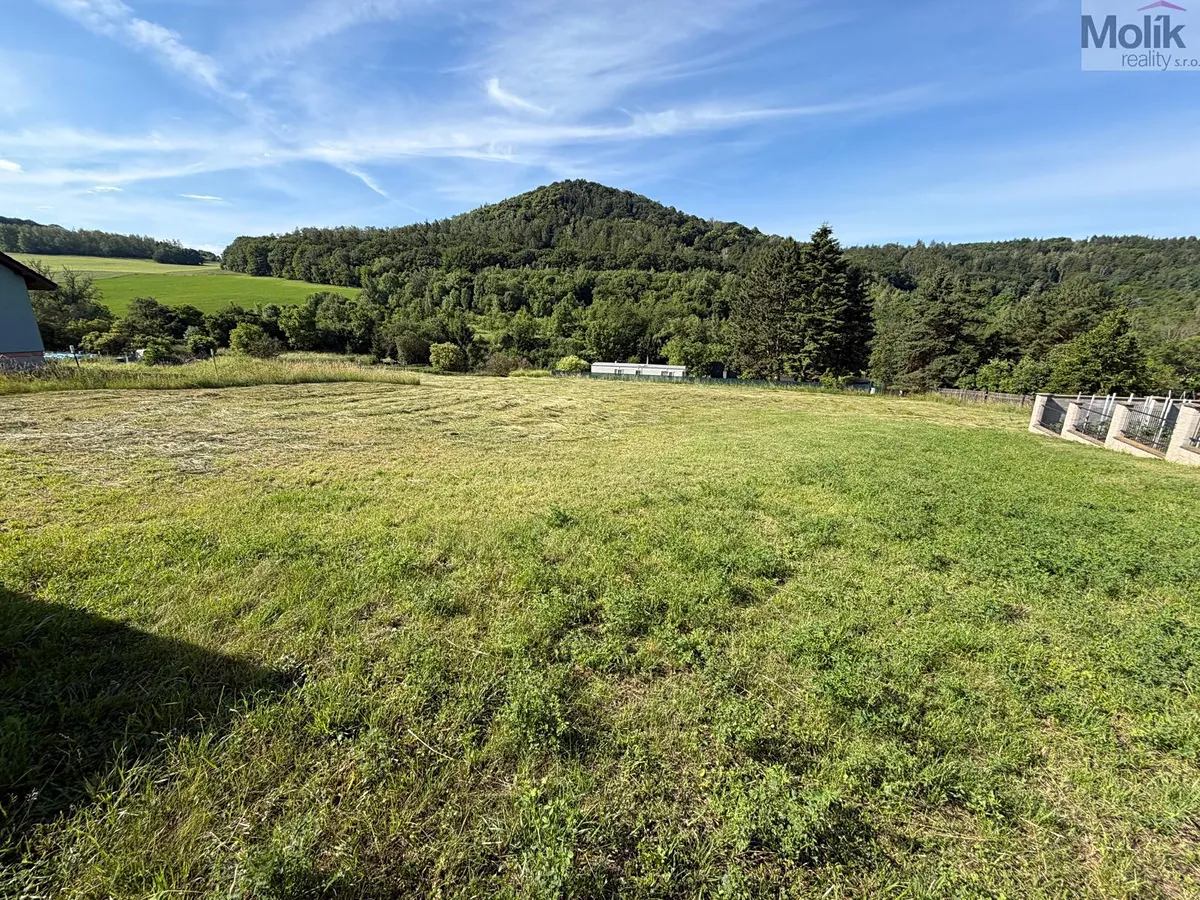 Prodej stavebního pozemku 1489 m²