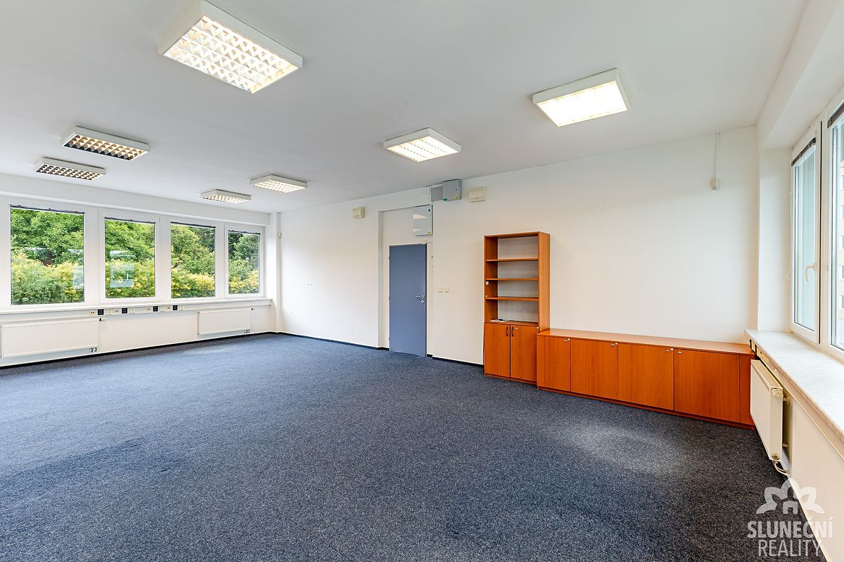 Pronájem kanceláře 50 m² – fotografie 2