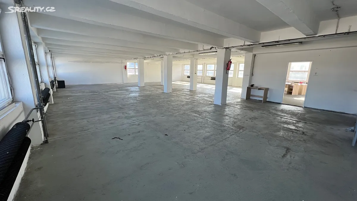 Pronájem skladového prostoru 258 m², Pardubice
