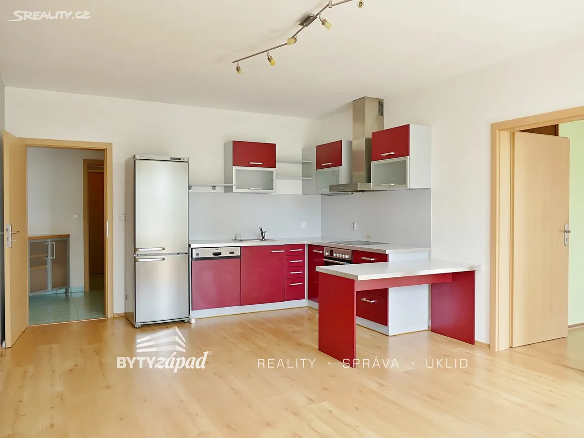 Pronájem bytu 2+kk 54 m² – pohled 2