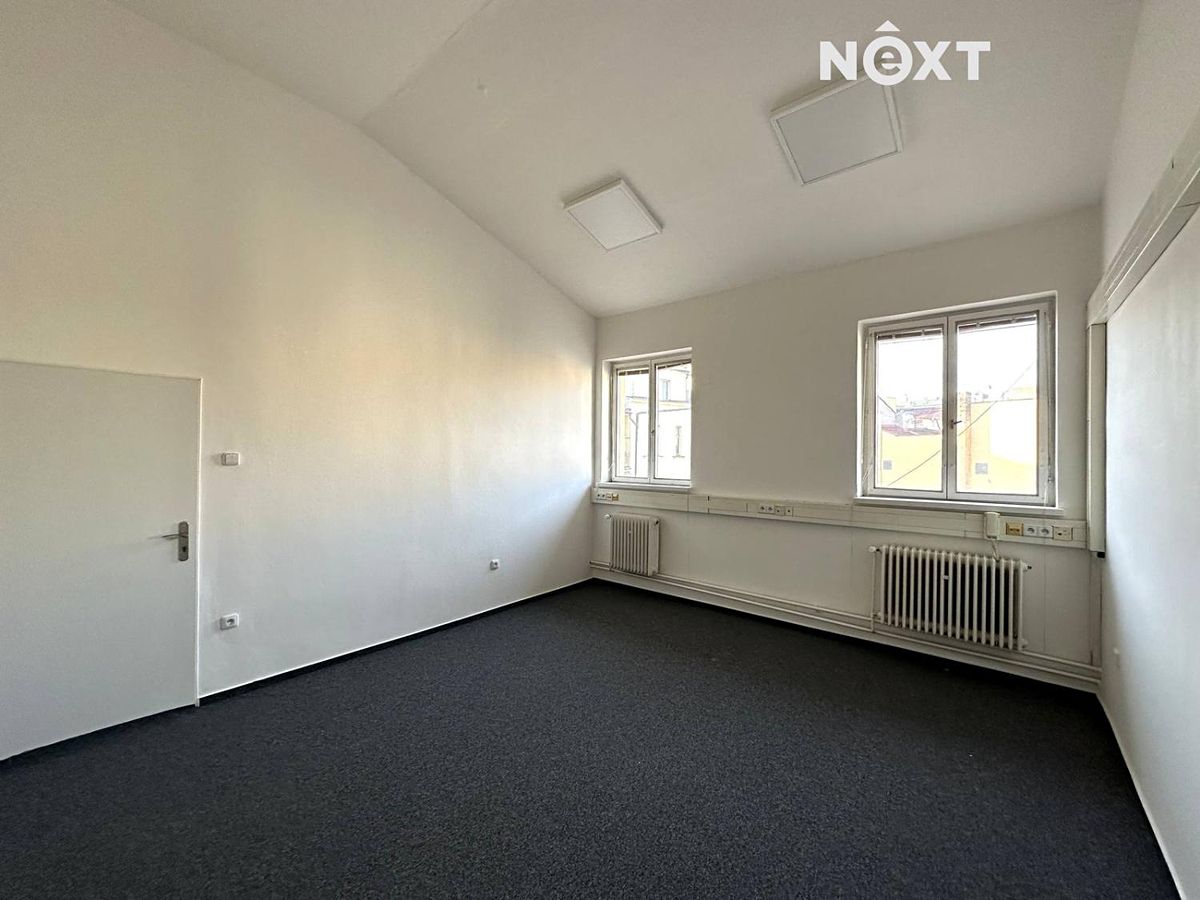 Pronájem kanceláře 22 m² – fotografie 2