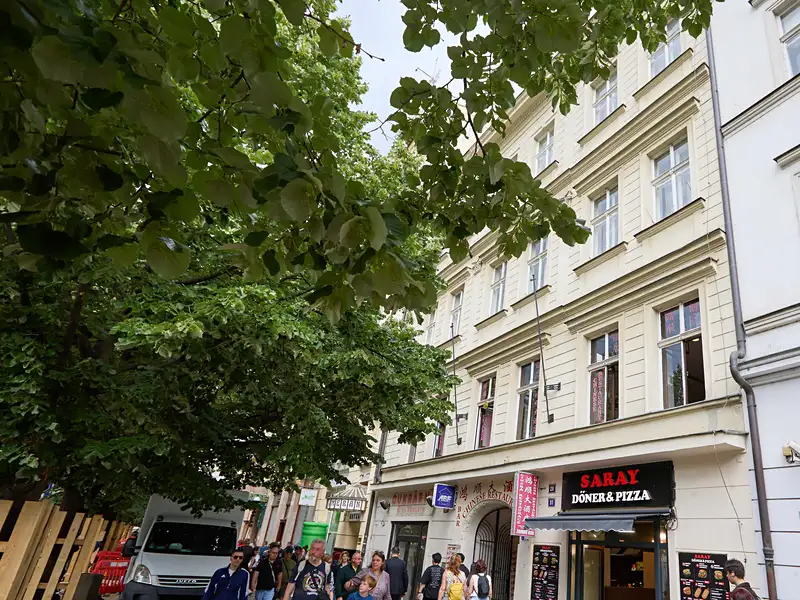 Pronájem bytu 1+1 51 m², Praha – náhled fotky 1