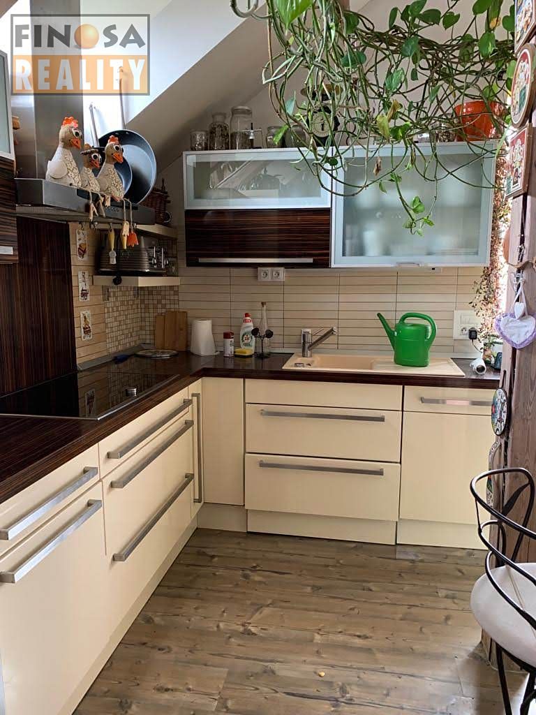 Pronájem bytu 2+kk 90 m² – fotografie 3