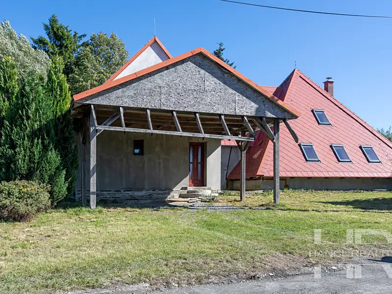 Prodej rodinného domu 202 m², pozemek 2142 m², Šternberk – náhled fotky 1