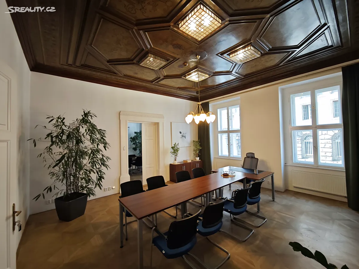 Pronájem kanceláře 250 m², Praha