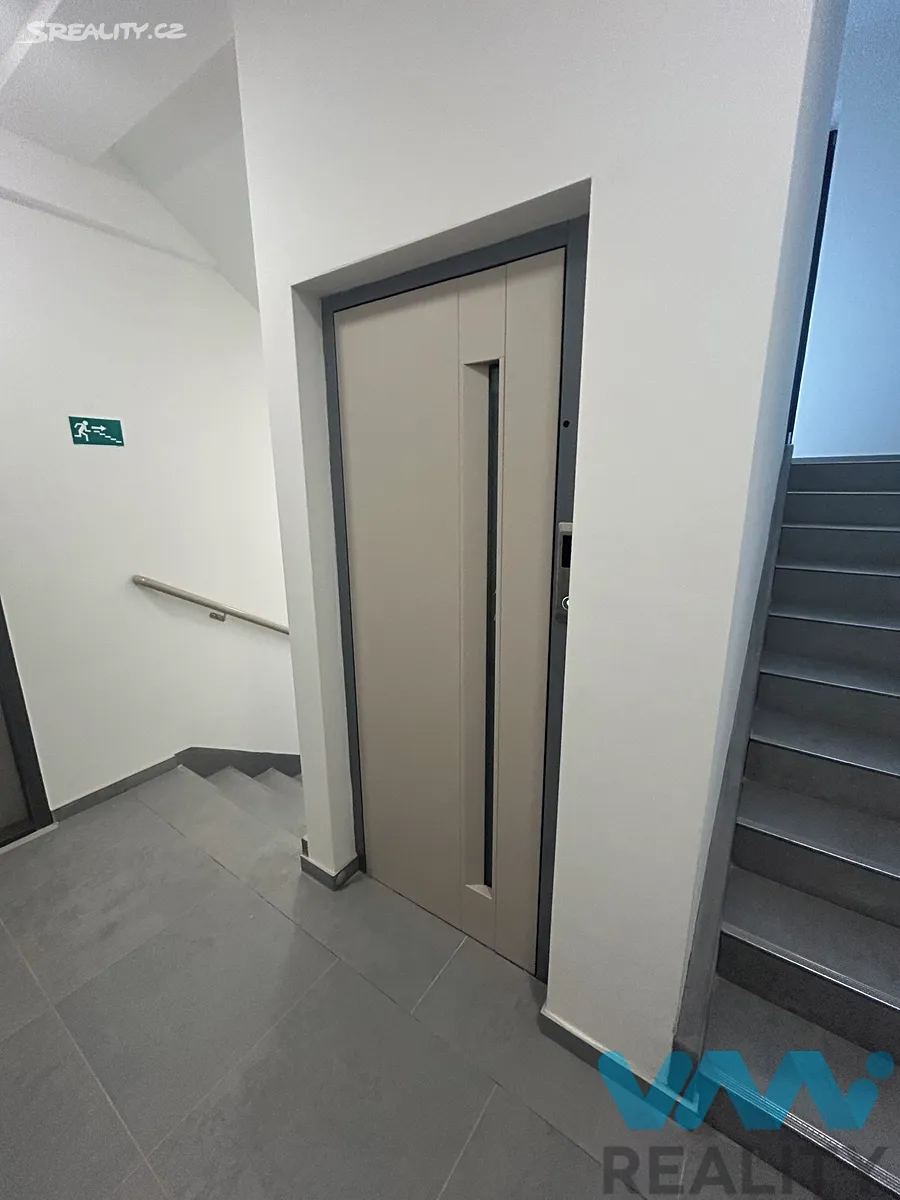 Pronájem bytu 2+kk 43 m² – pohled 4