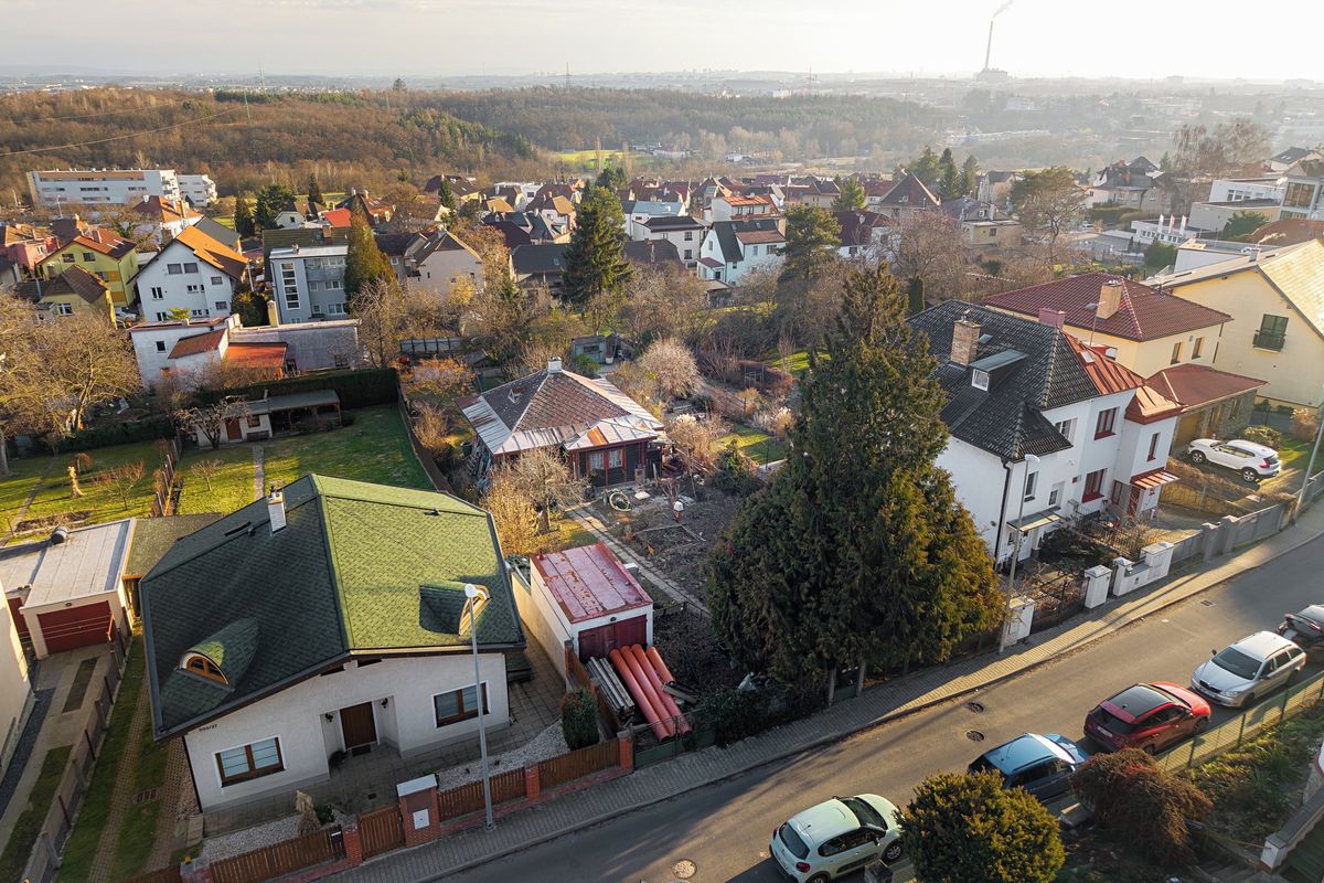 Prodej stavebního pozemku 890 m² – fotografie 3