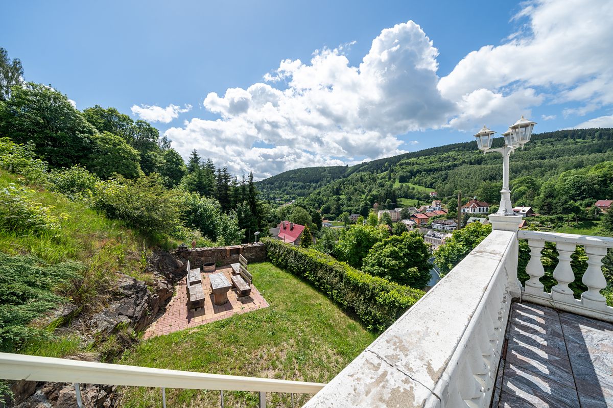 Prodej vily 300 m², pozemek 801 m² – fotografie 4