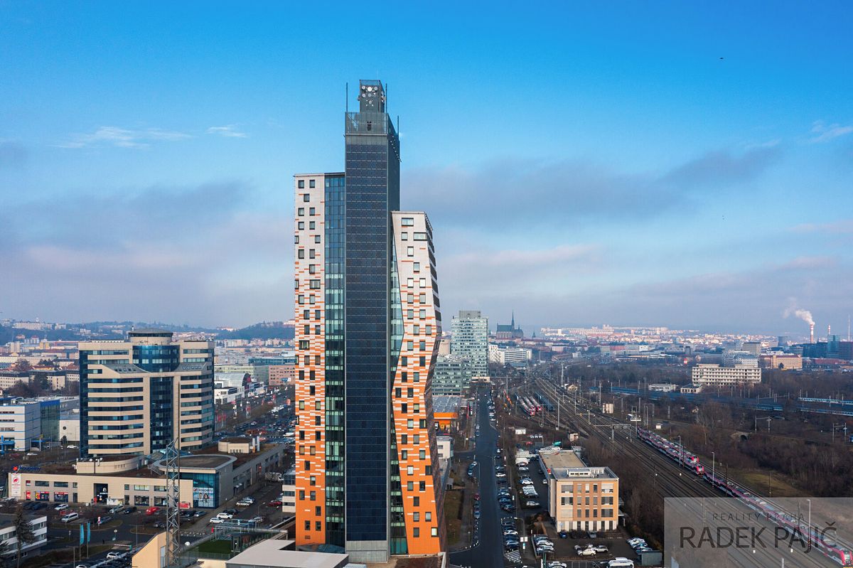 Prodej kanceláře 320 m²