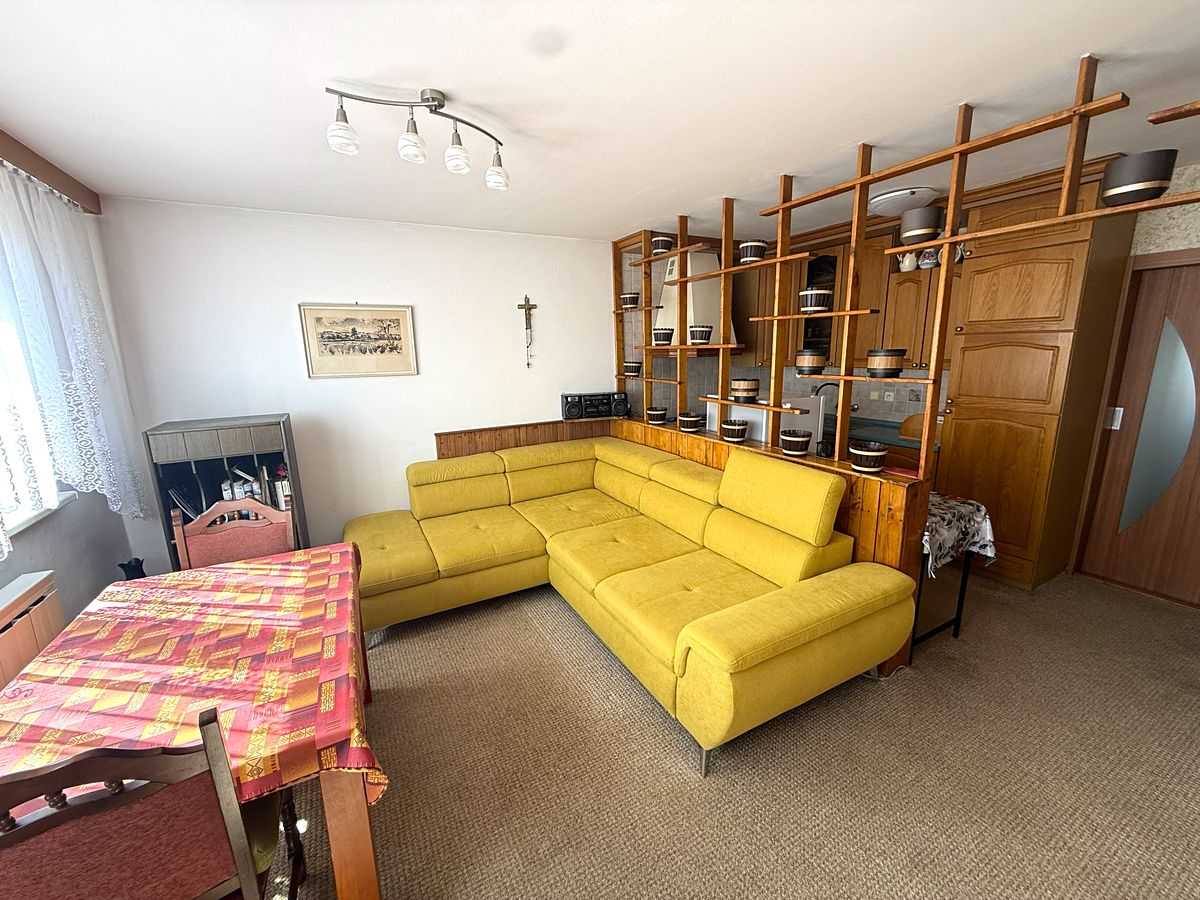 Prodej rodinného domu 204 m², pozemek 626 m² – fotografie 3
