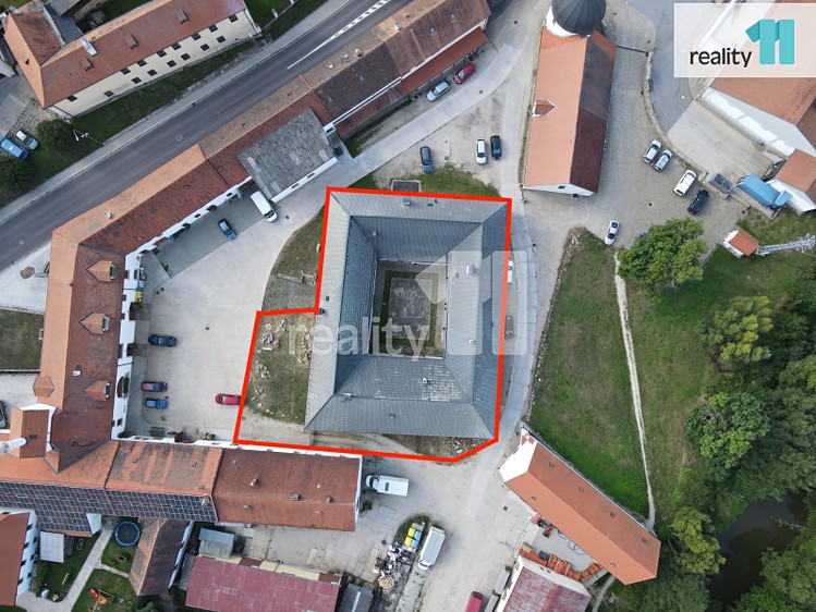 Prodej komerčního prostoru, 1 544 m² (3 z 48)
