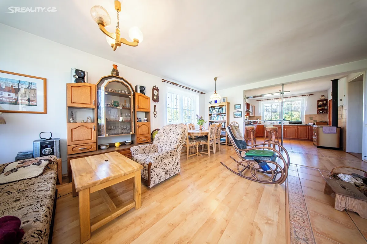 Prodej rodinného domu 90 m², pozemek 18183 m² – další