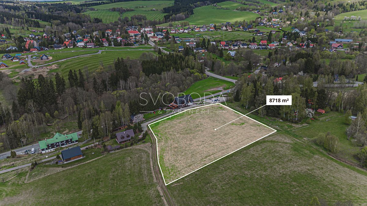 Prodej stavebního pozemku 8718 m²