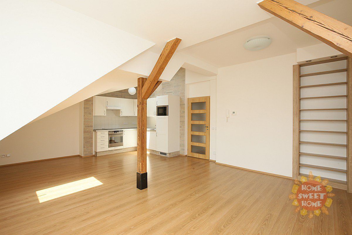 Pronájem bytu 2+kk 65 m²
