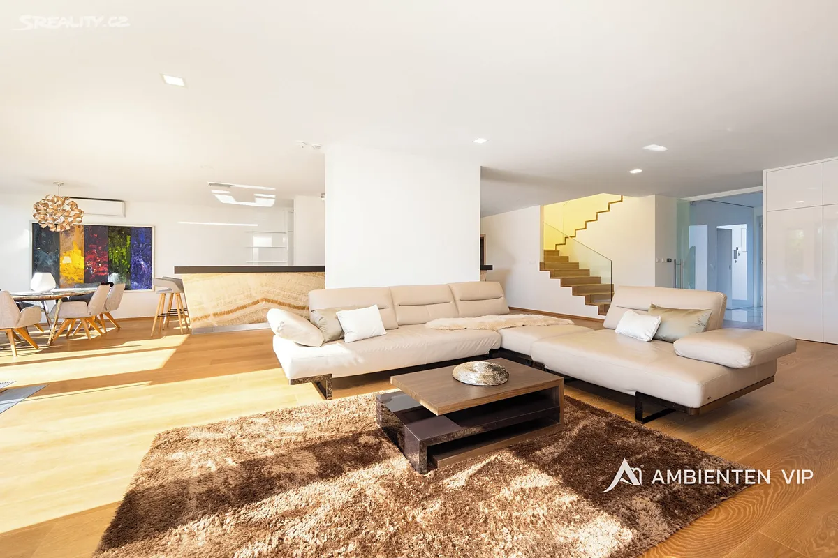 Prodej rodinného domu 382 m², pozemek 849 m² – pohled 4