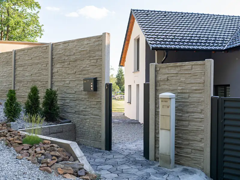 Prodej rodinného domu 196 m², pozemek 1875 m², Stříbro – náhled fotky 2