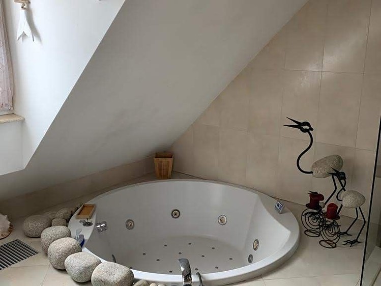 Pronájem bytu 2+kk, 90 m² (24 z 35)