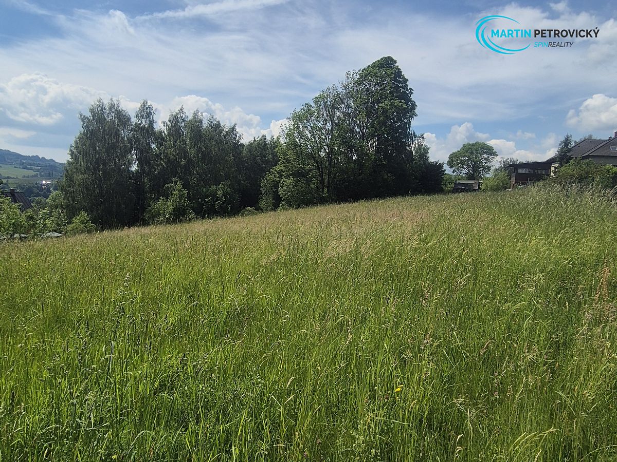 Prodej stavebního pozemku 1068 m² – fotografie 2
