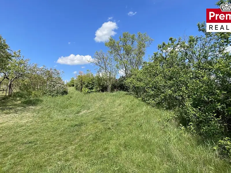 Prodej zahrady 2423 m², Znojmo – náhled fotky 1