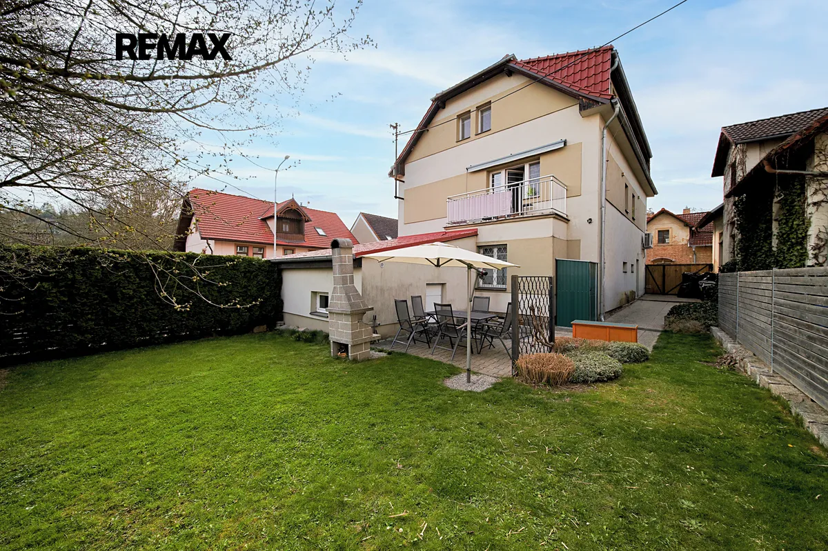 Prodej rodinného domu 220 m², pozemek 322 m²