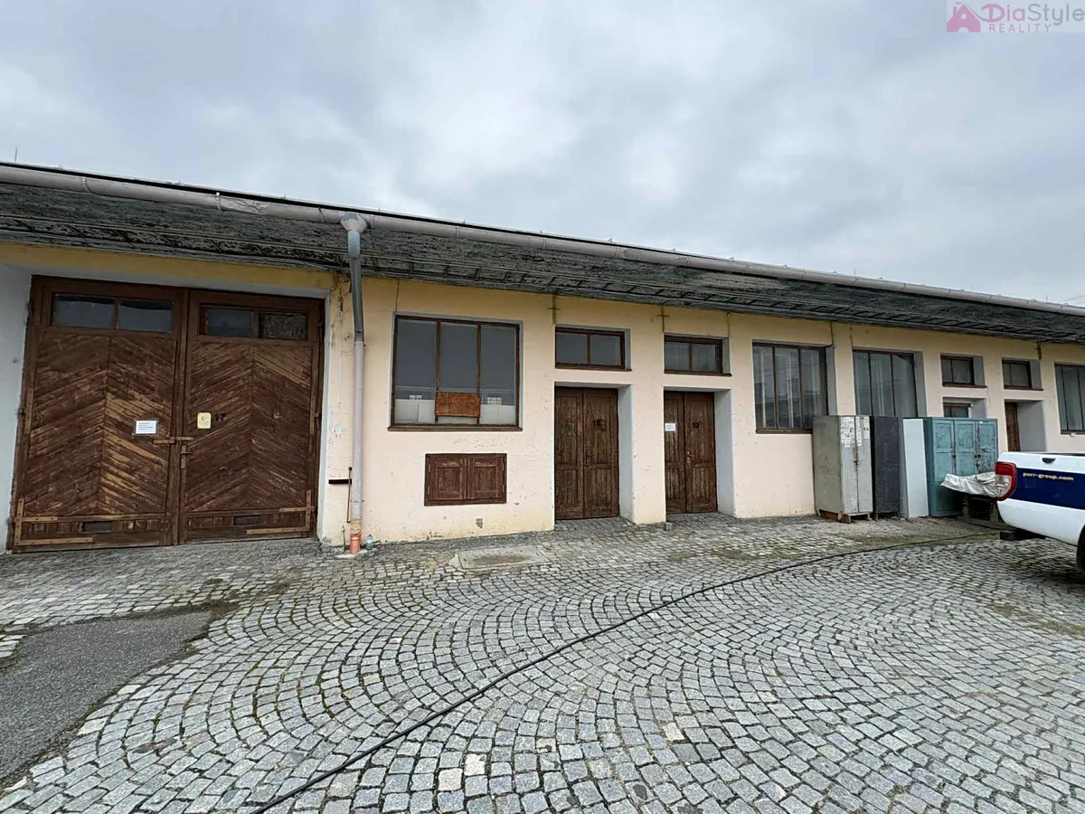 Pronájem skladového prostoru 67 m²