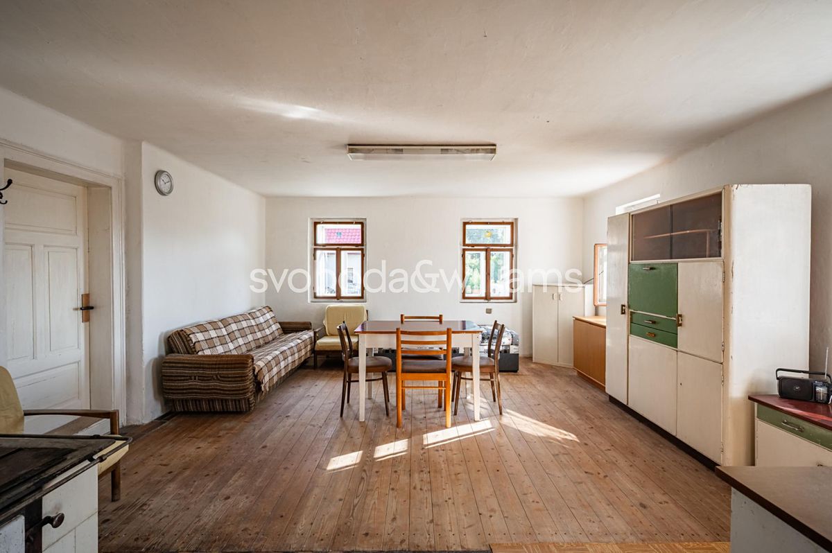 Prodej rodinného domu 450 m², pozemek 1304 m²