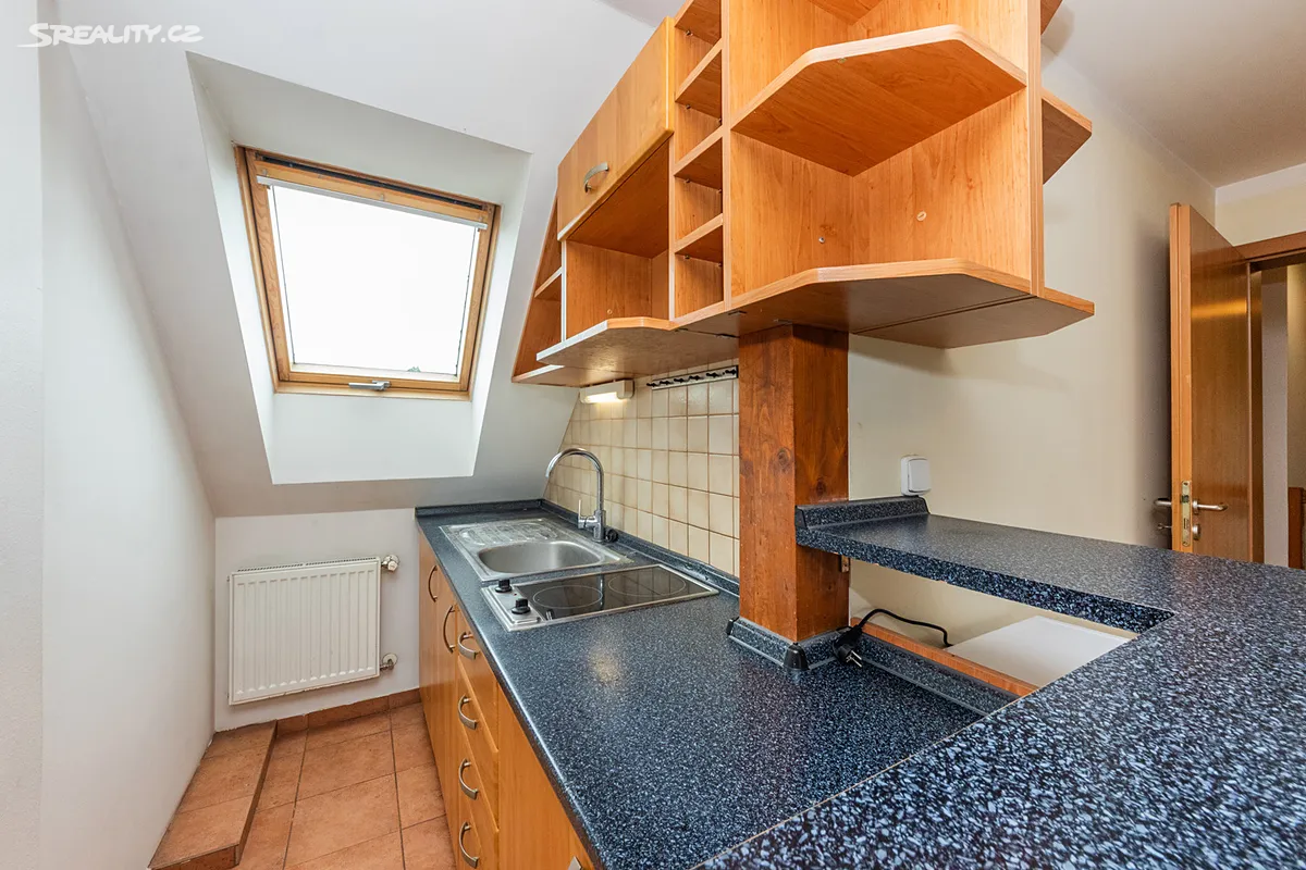 Pronájem bytu 2+kk 50 m² – pohled 3