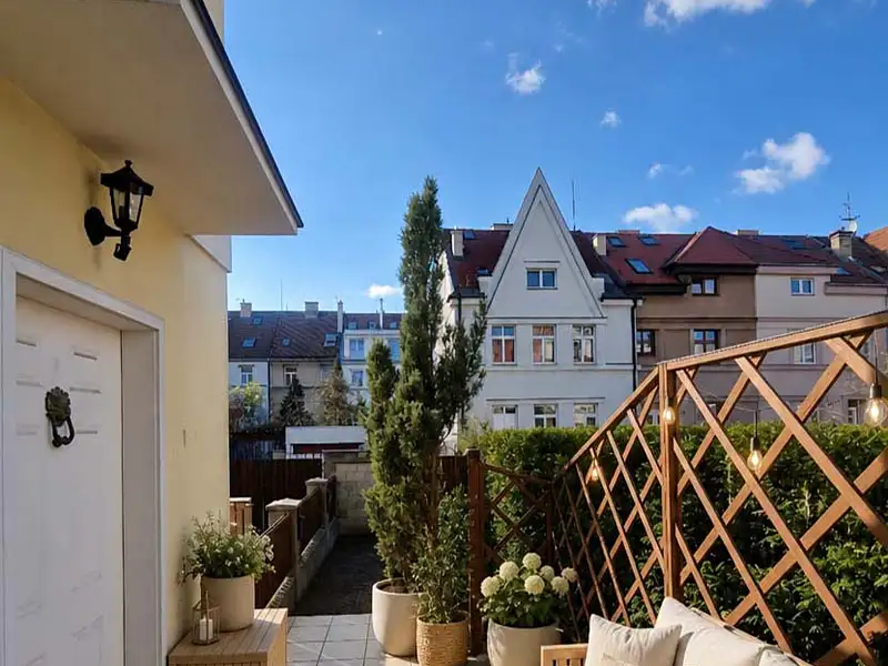 Prodej rodinného domu 181 m², pozemek 124 m², Praha – náhled fotky 3