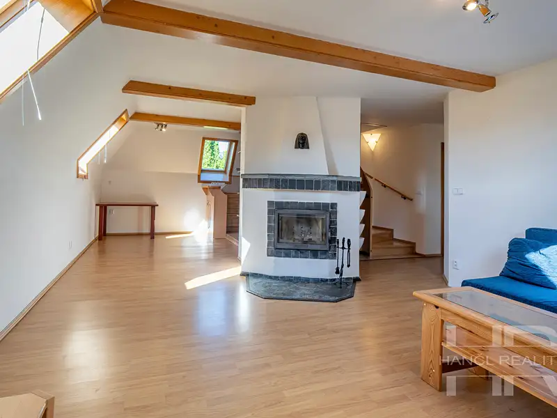 Prodej rodinného domu 202 m², pozemek 2142 m², Šternberk – náhled fotky 2