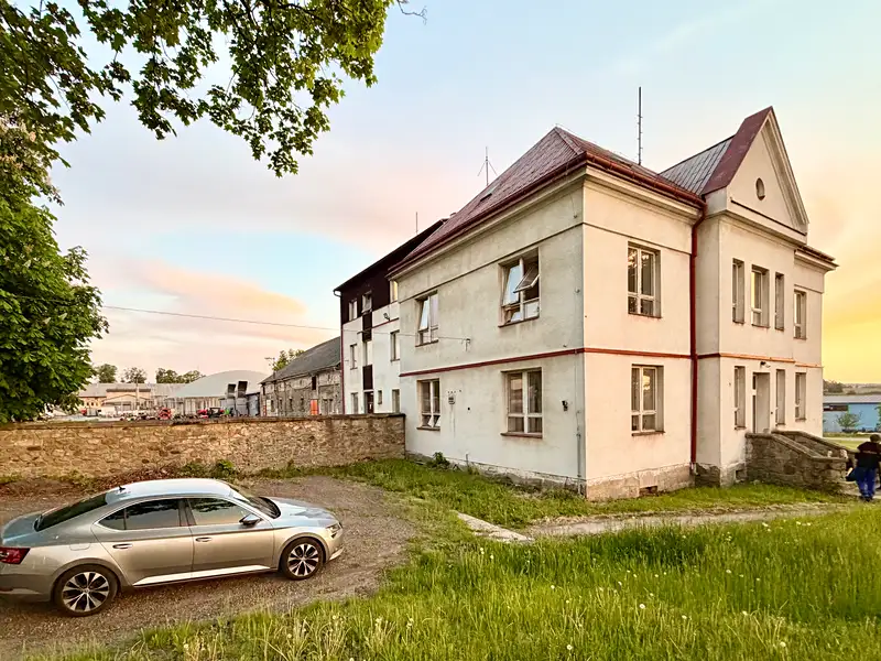 Pronájem kanceláře 200 m², Herálec – náhled fotky 1