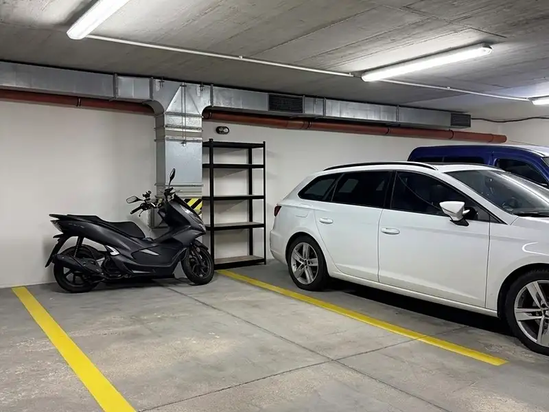 Pronájem garážového stání 13 m², Brno – náhled fotky 3