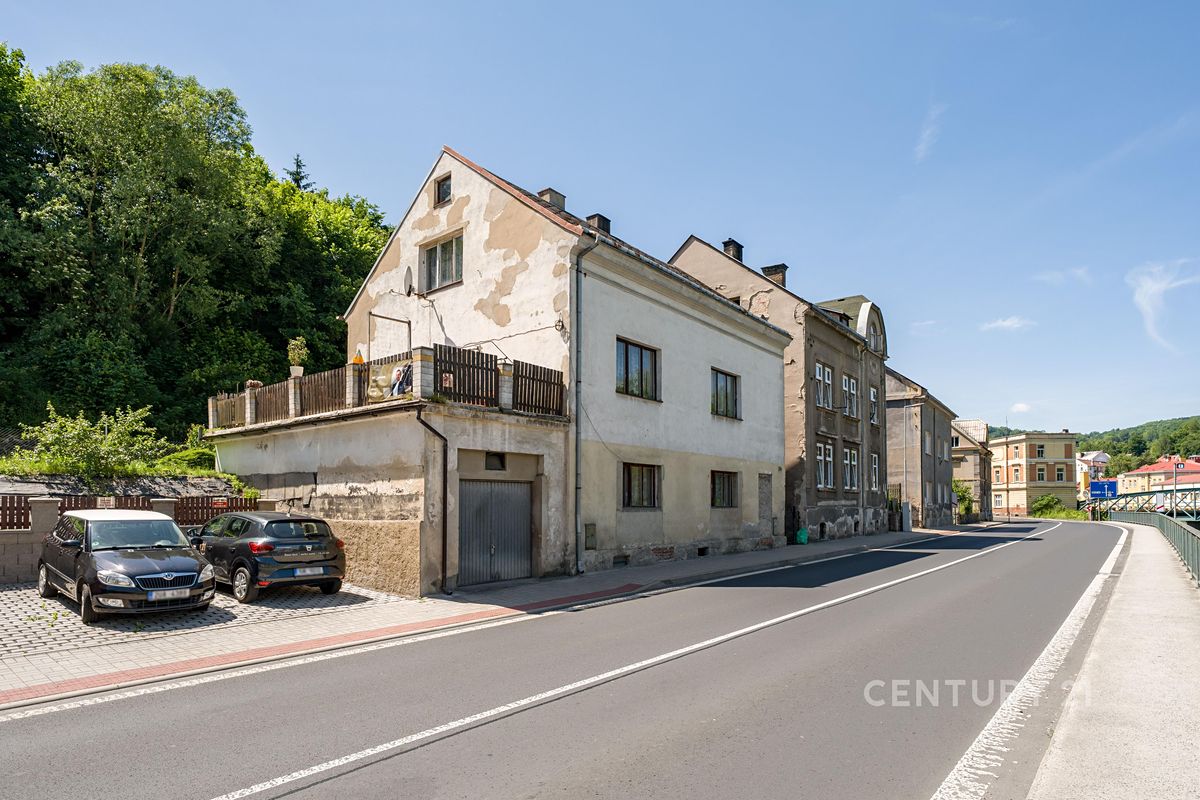 Prodej vícegeneračního domu 244 m², pozemek 326 m² – fotografie 2