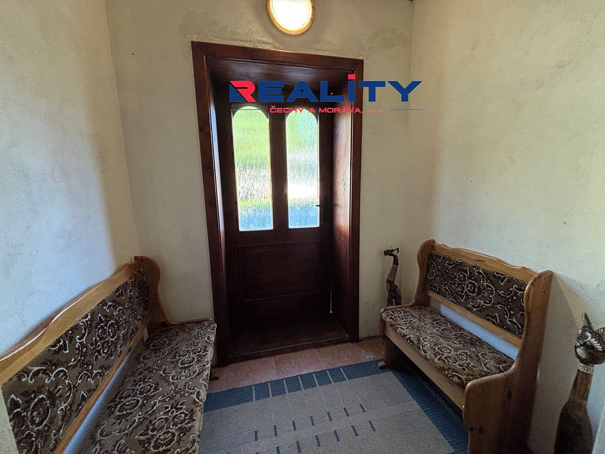 Prodej rodinného domu 248 m², pozemek 1542 m² – fotografie 4