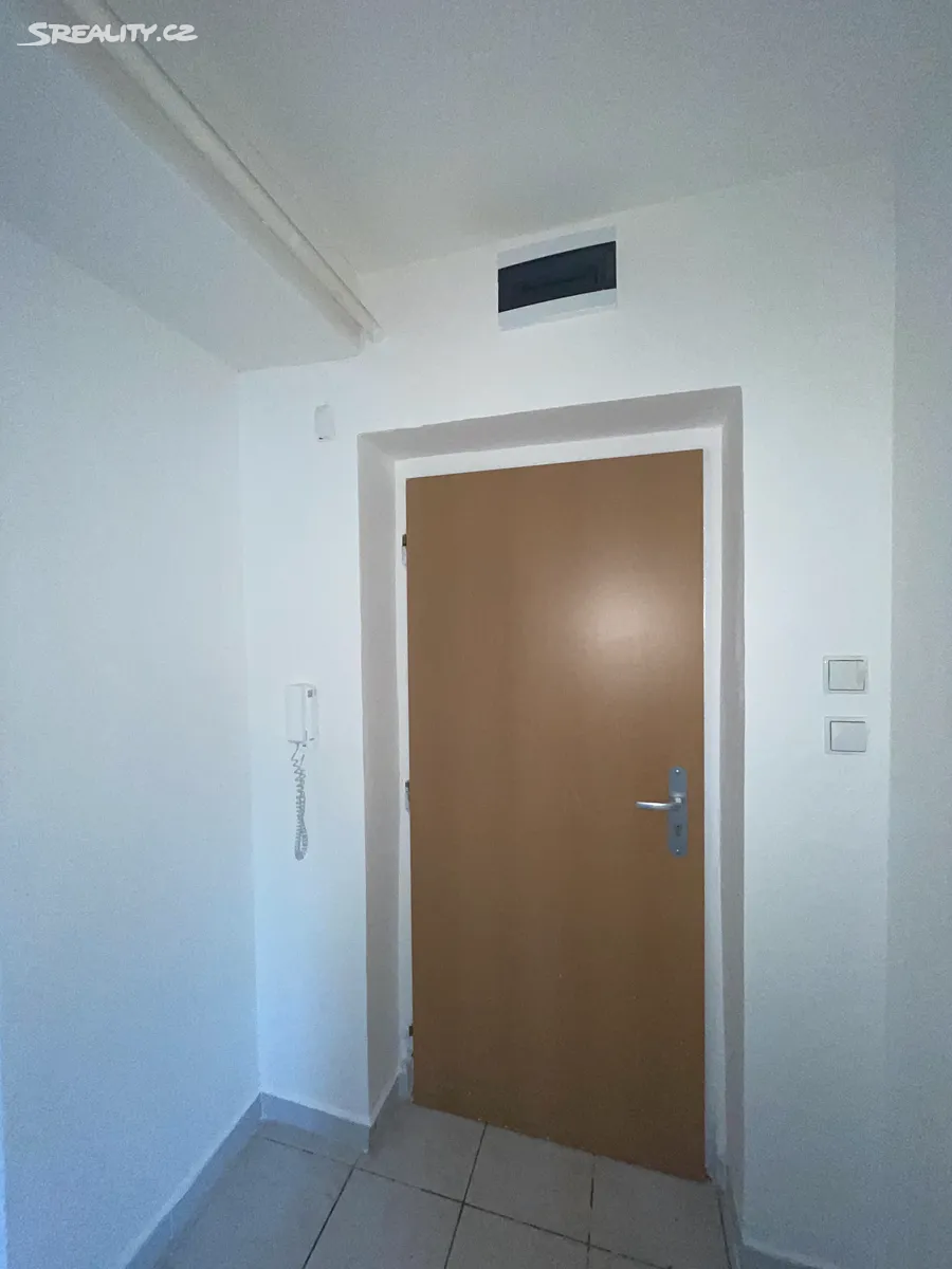Pronájem bytu 2+1 50 m² – pohled 4
