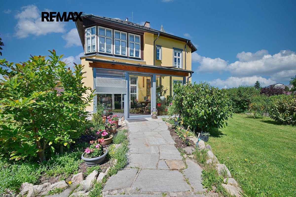 Prodej vily 240 m², pozemek 3091 m² – fotografie 2