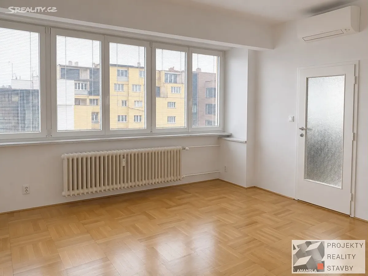 Pronájem bytu 3+1 86 m² – pohled 3