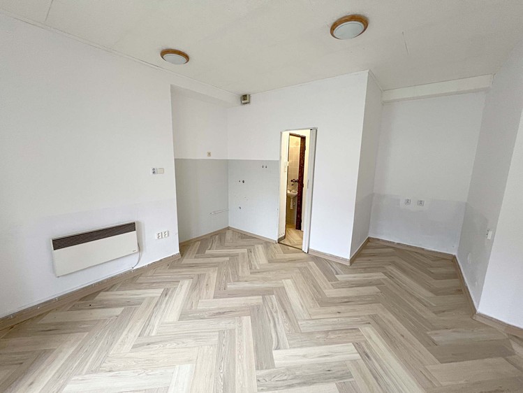 Pronájem komerčního prostoru, 25 m² (4 z 7)