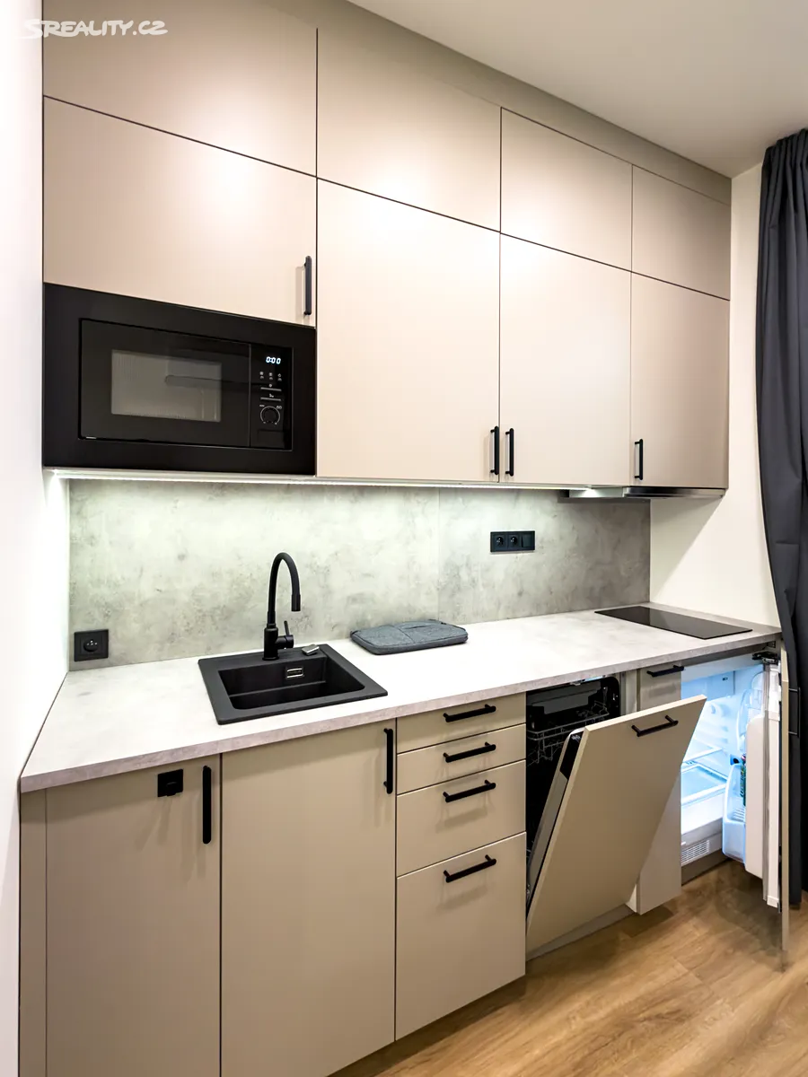 Pronájem bytu 1+kk 22 m² – pohled 5