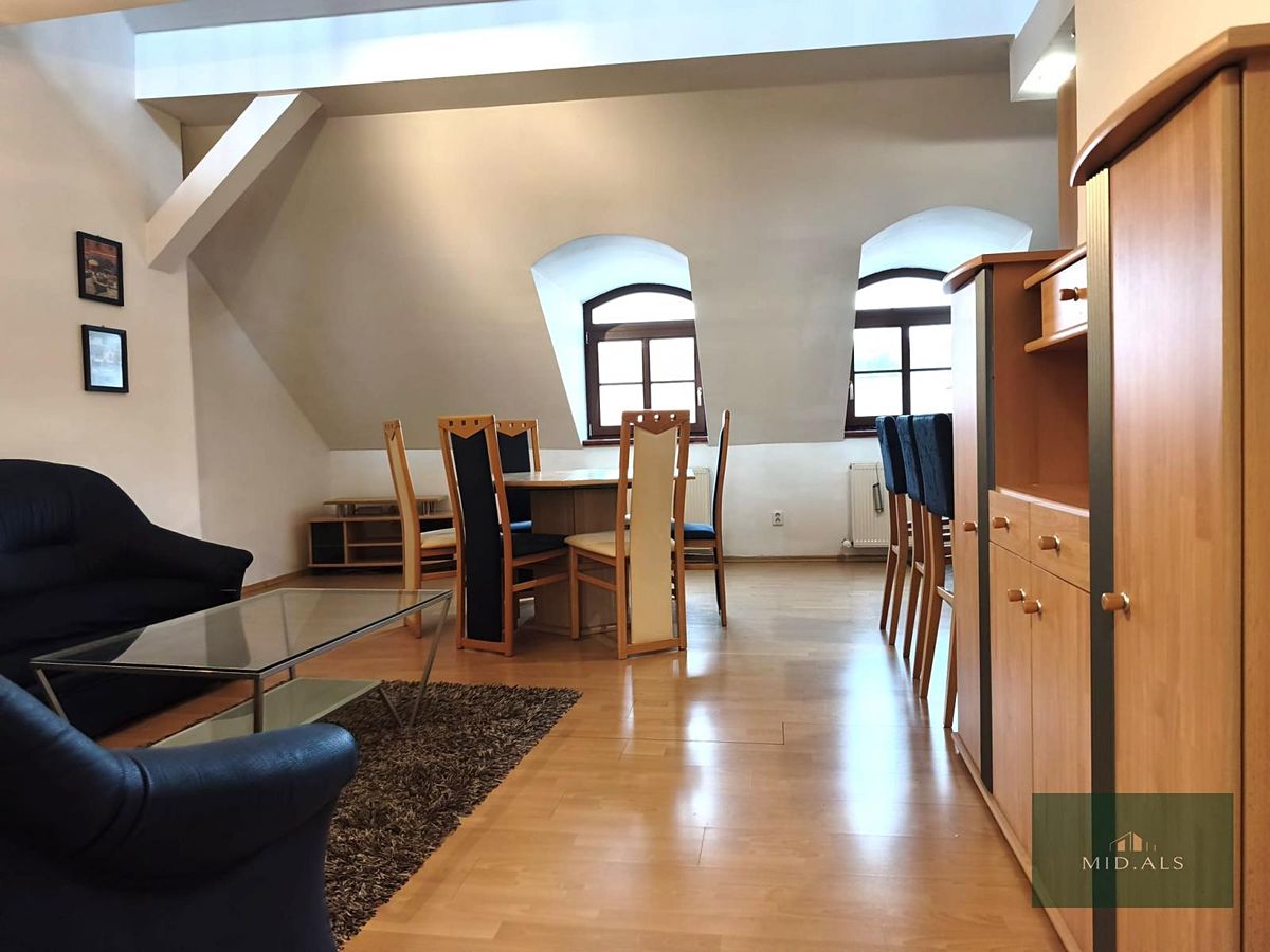Pronájem bytu 4+kk 80 m²