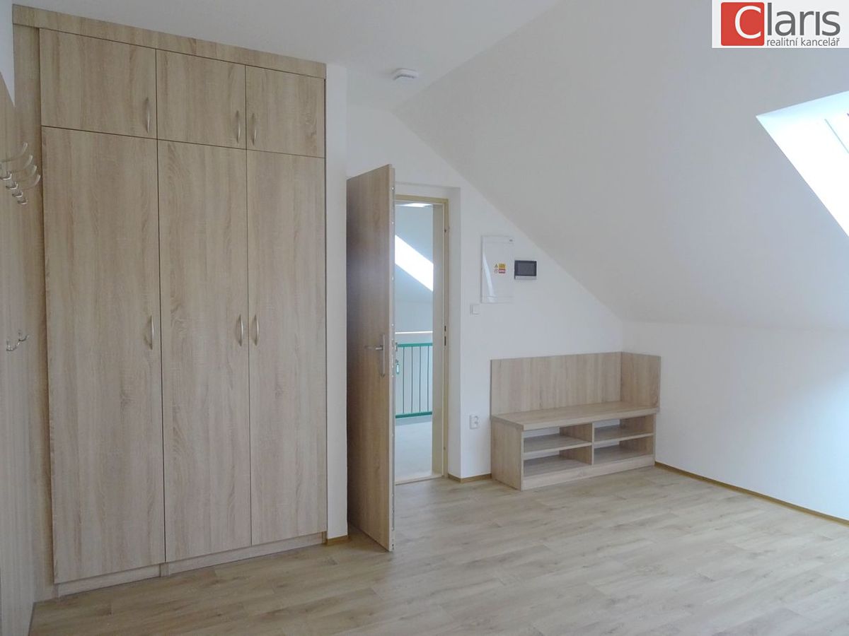 Pronájem bytu 3+kk 98 m² – fotografie 3