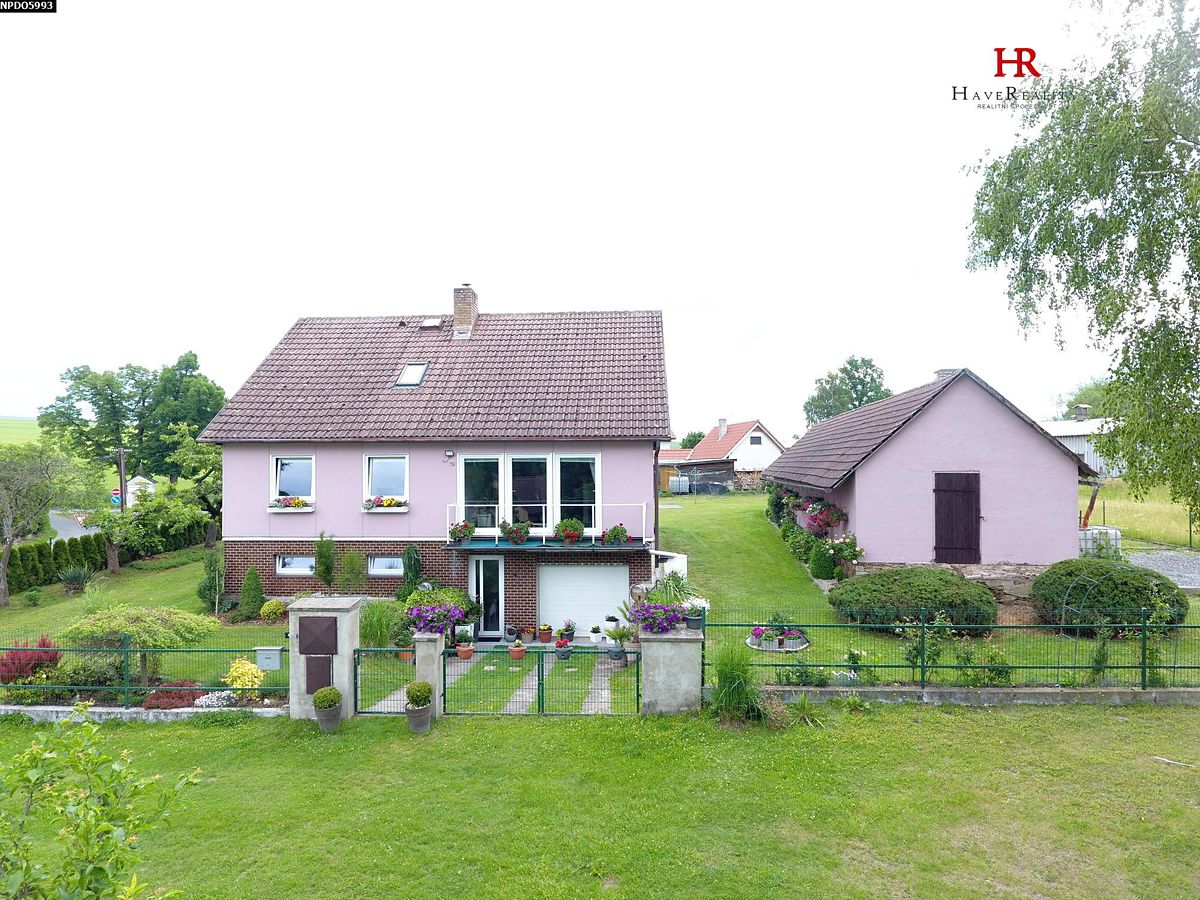 Prodej rodinného domu 281 m², pozemek 2196 m² – fotografie 2