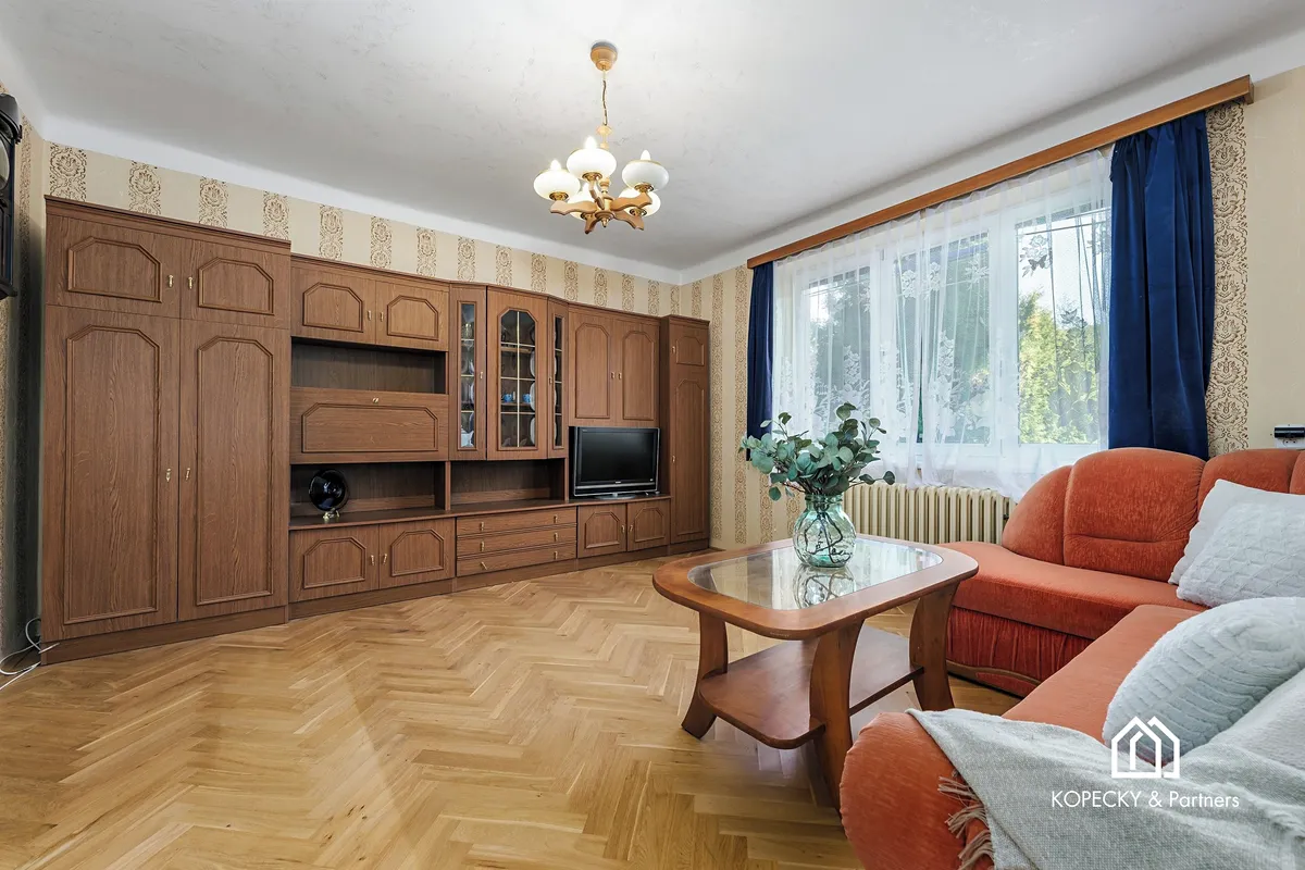 Prodej rodinného domu 196 m², pozemek 1164 m²