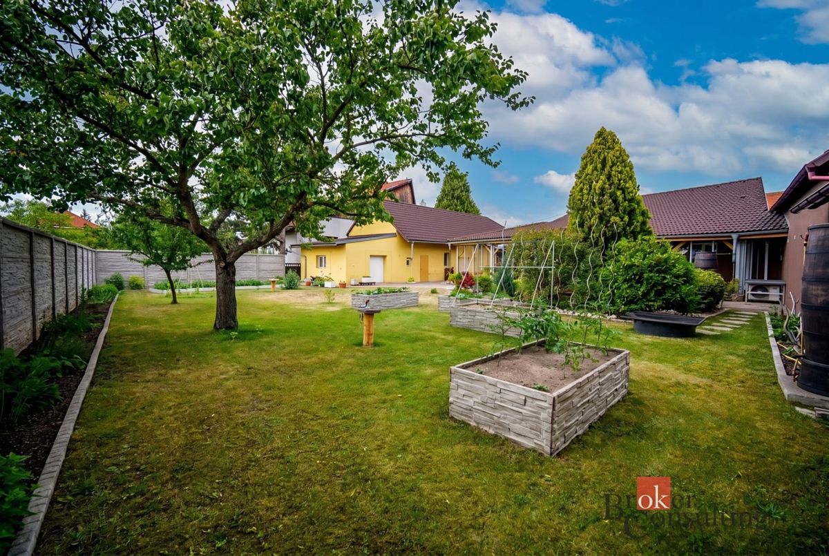 Prodej rodinného domu 127 m², pozemek 853 m² – fotografie 4