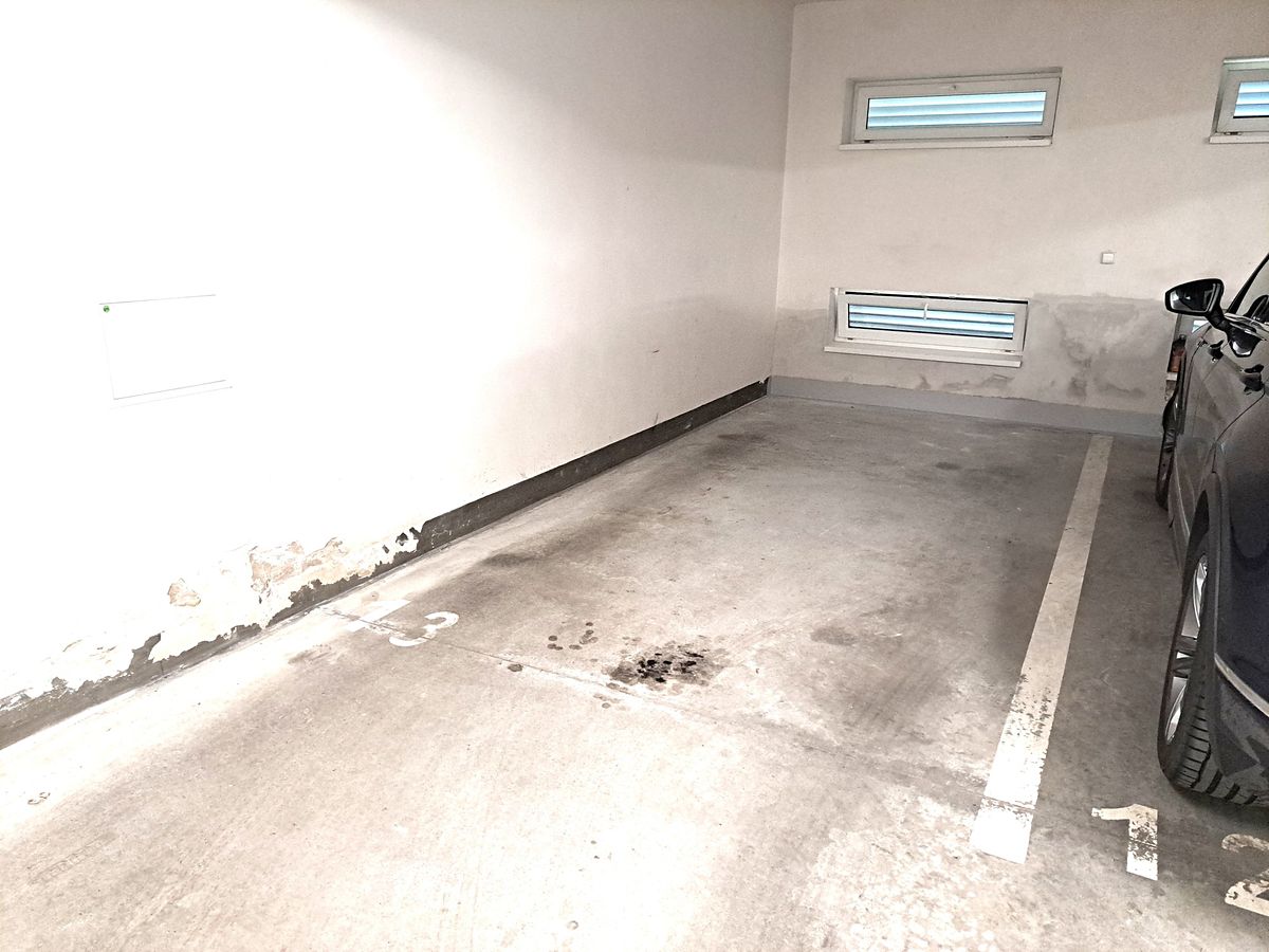 Pronájem garážového stání 10 m² – fotografie 3