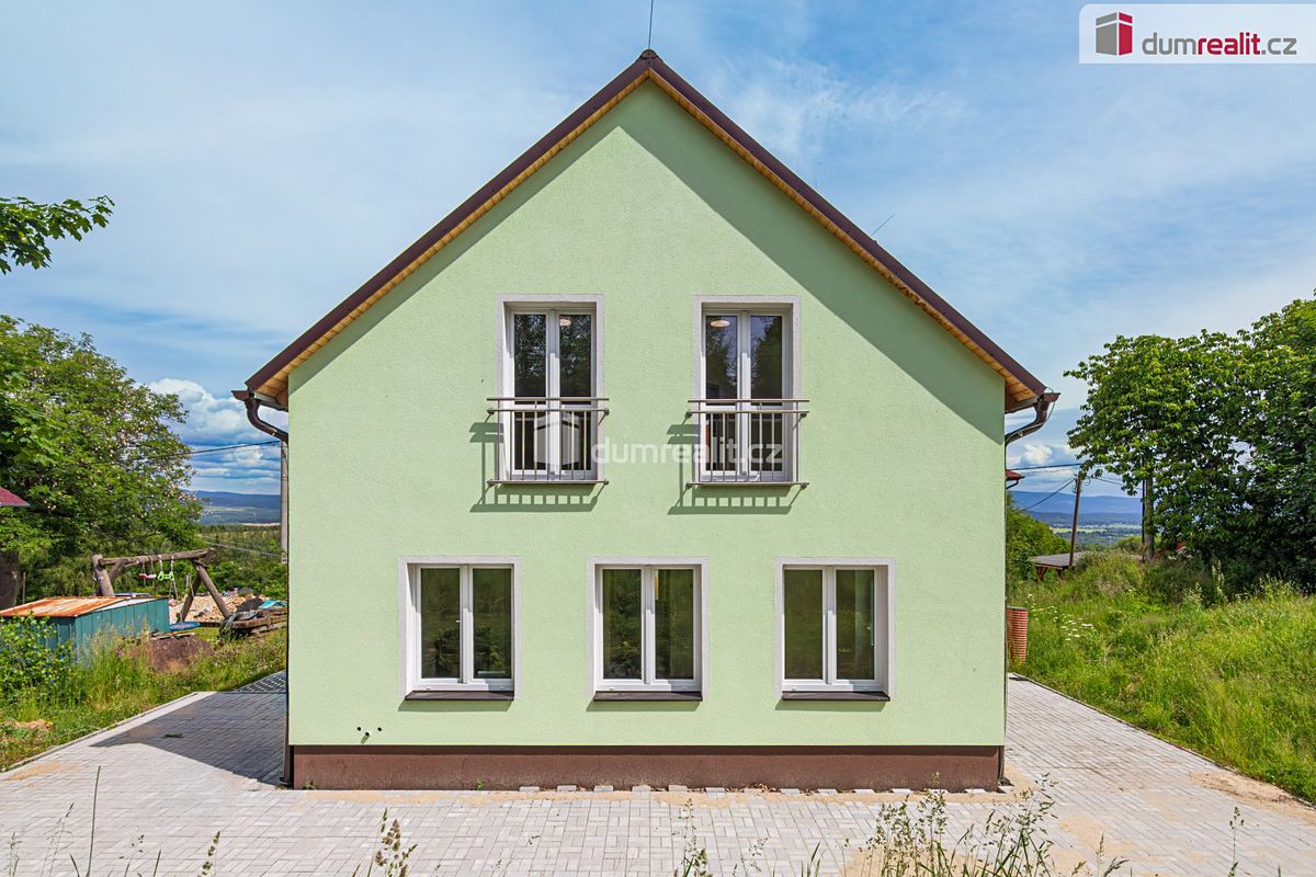 Prodej rodinného domu 120 m², pozemek 825 m² – fotografie 2