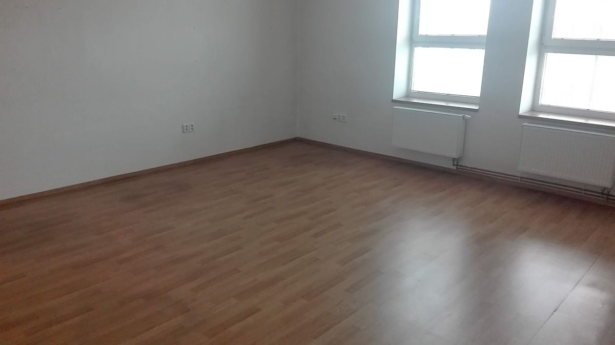 Pronájem kanceláře 484 m² – fotografie 3