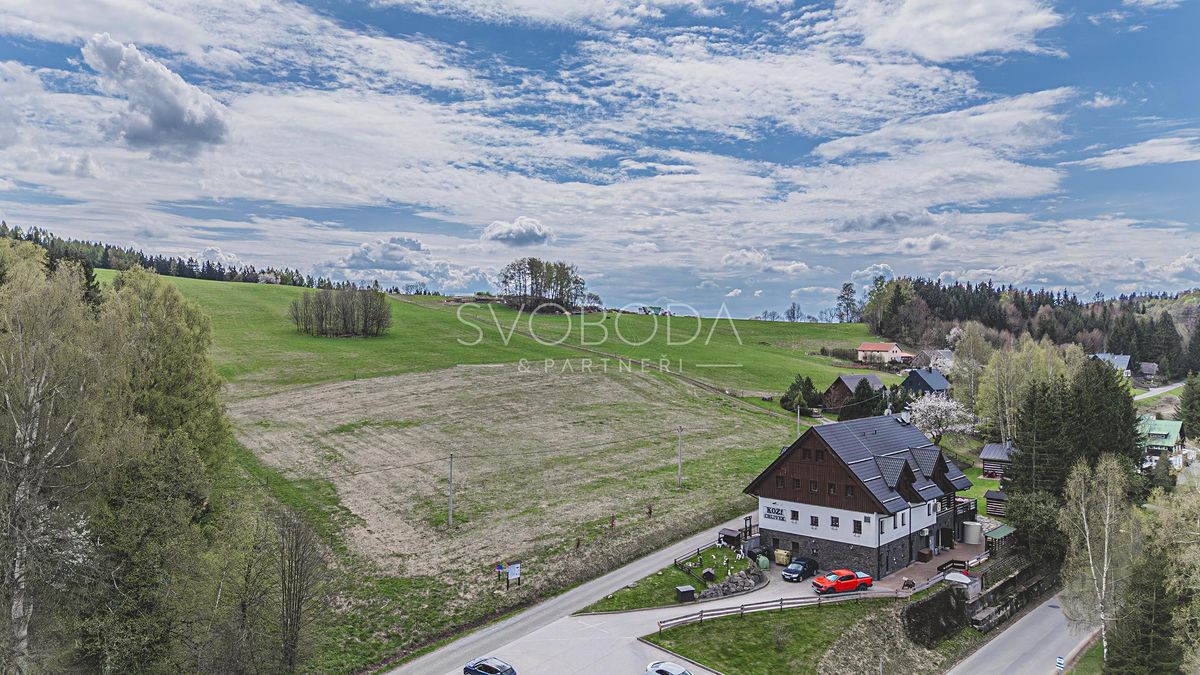 Prodej stavebního pozemku 8718 m² – fotografie 2