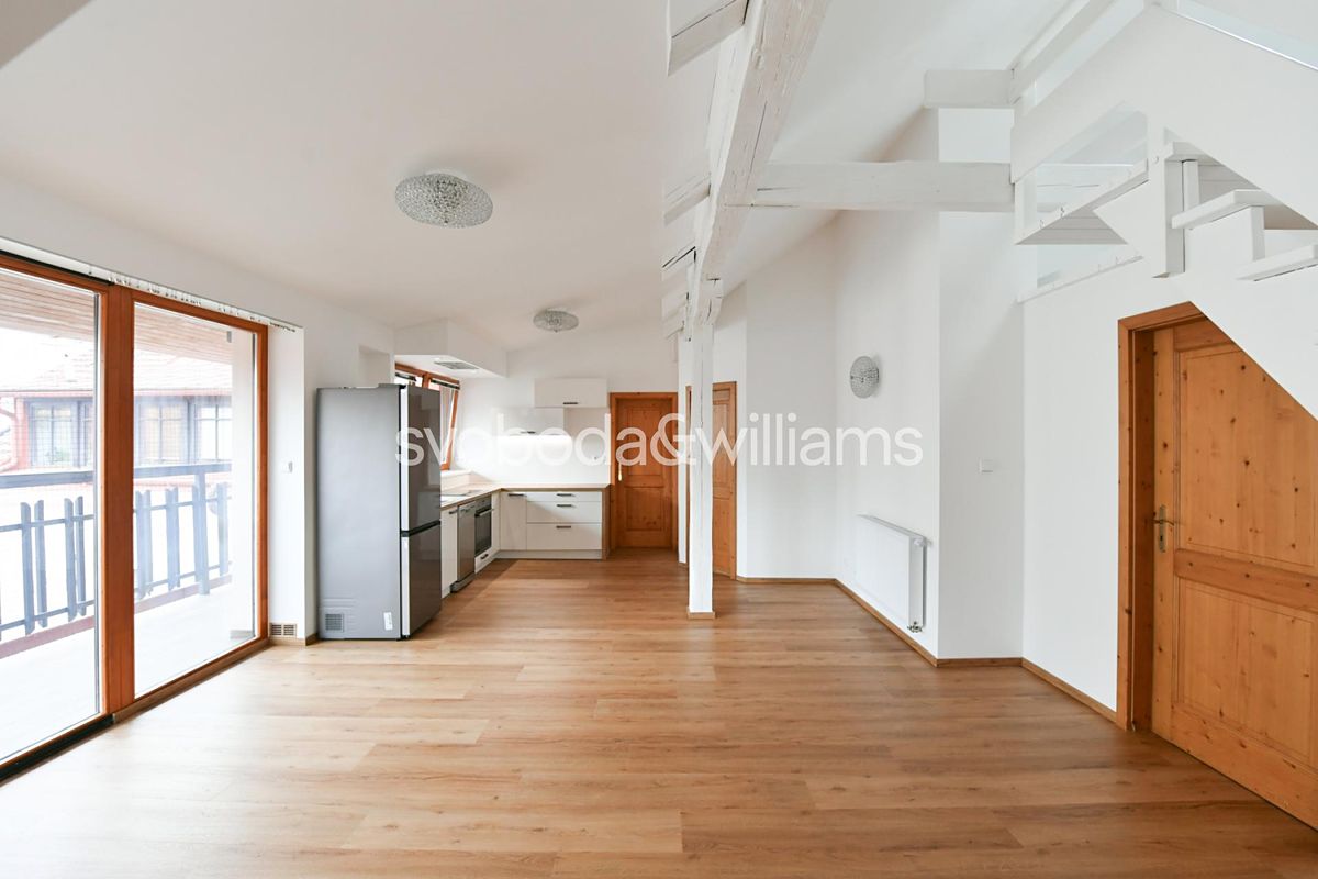 Pronájem bytu 3+kk 107 m²