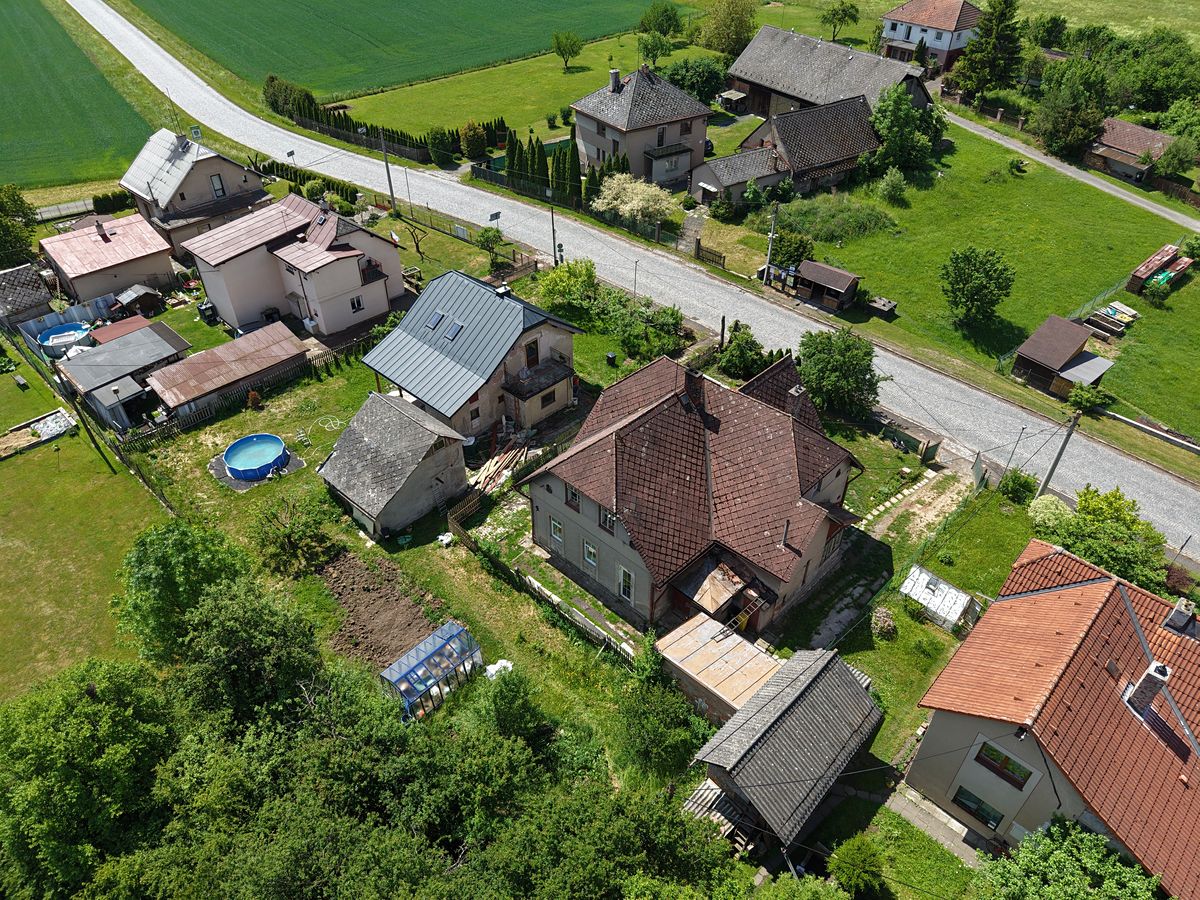 Prodej rodinného domu 230 m², pozemek 577 m² – fotografie 2